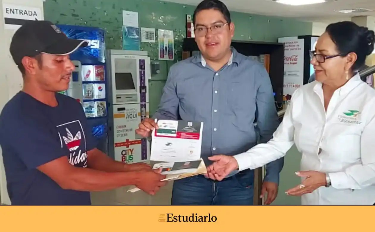 Entrega de la tarjeta financiera para el bienestar | Créditos: Gobmx