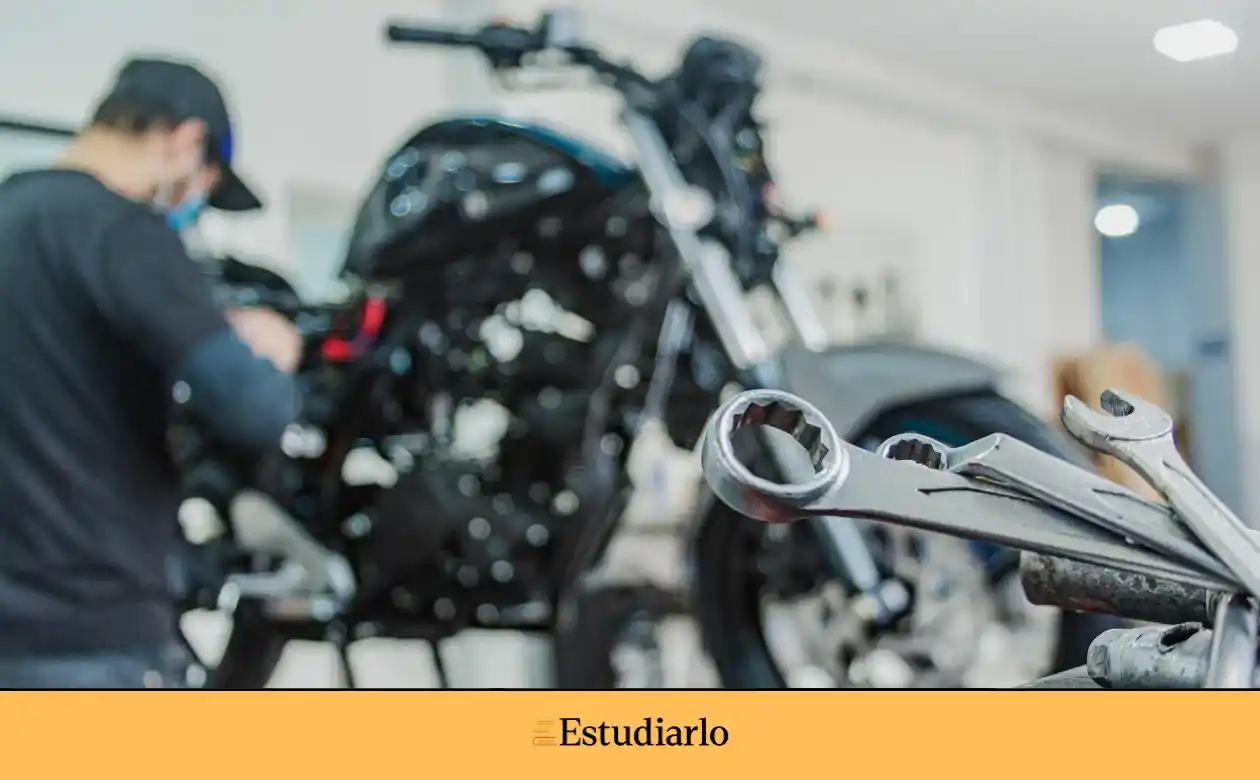 ¿Qué hay que estudiar para ser mecánico de moto Guía completa